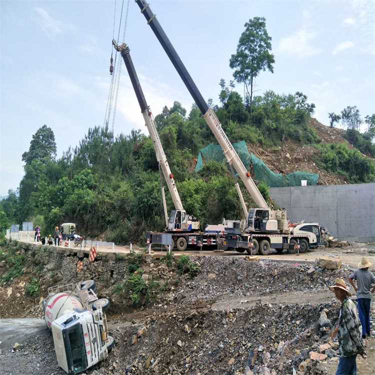 卢市镇汽车掉沟里叫吊车救援要多少钱